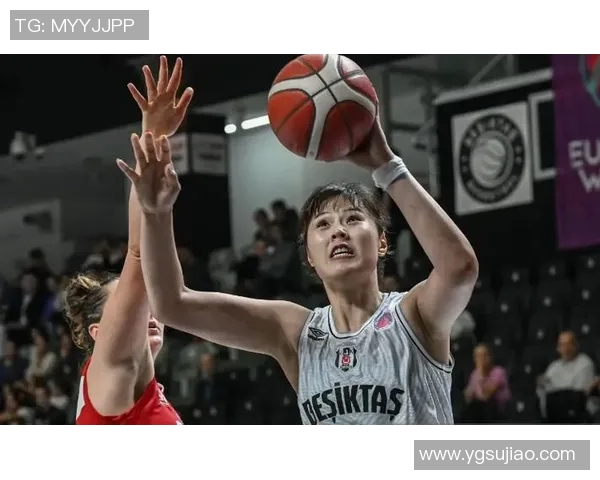 李月汝本赛季首次缺席比赛王牌裁员引发对31岁前锋的转会猜测